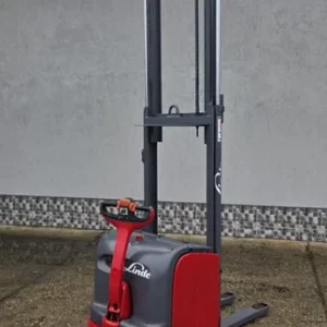 Liza /transpalet electric cu catarg